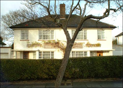 21-23 Ludlow Way